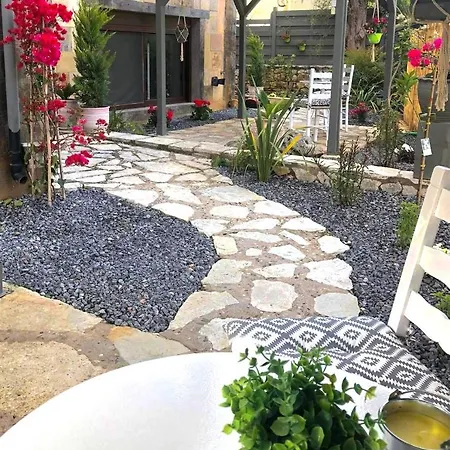 Paradise Myrto